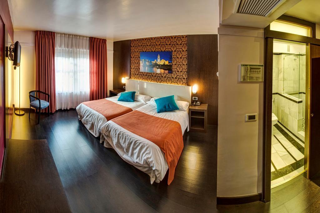 אל בורגו דל אוסמה Hotel Spa Rio Ucero מראה חיצוני תמונה